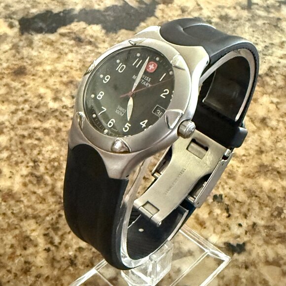 Vintage  2001 Swiss Military Men’s The Genuine100M Diver Swiss Made Silver Black - Picture 4 of 9